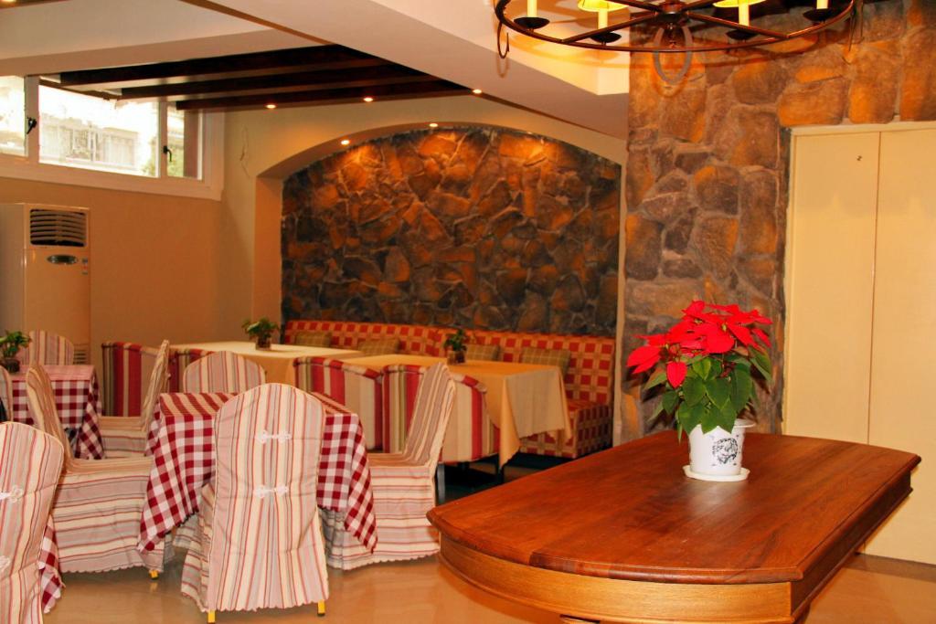 Michael'S Inn & Suites Γκουιλίν Εξωτερικό φωτογραφία