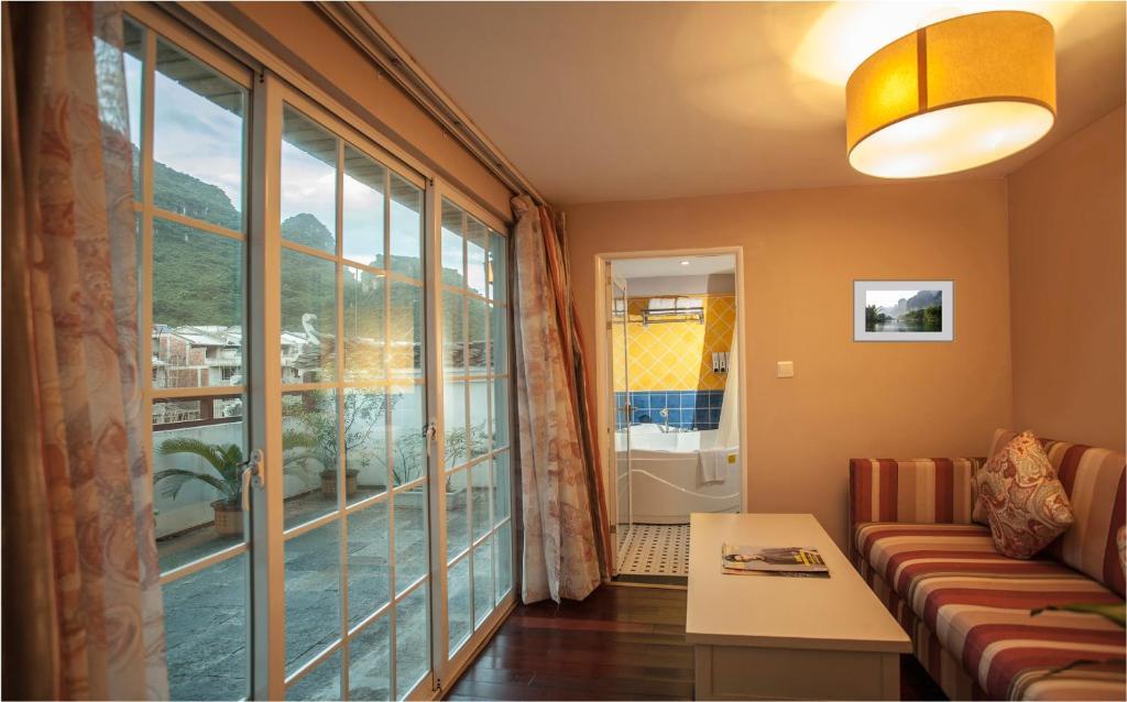 Michael'S Inn & Suites Γκουιλίν Δωμάτιο φωτογραφία