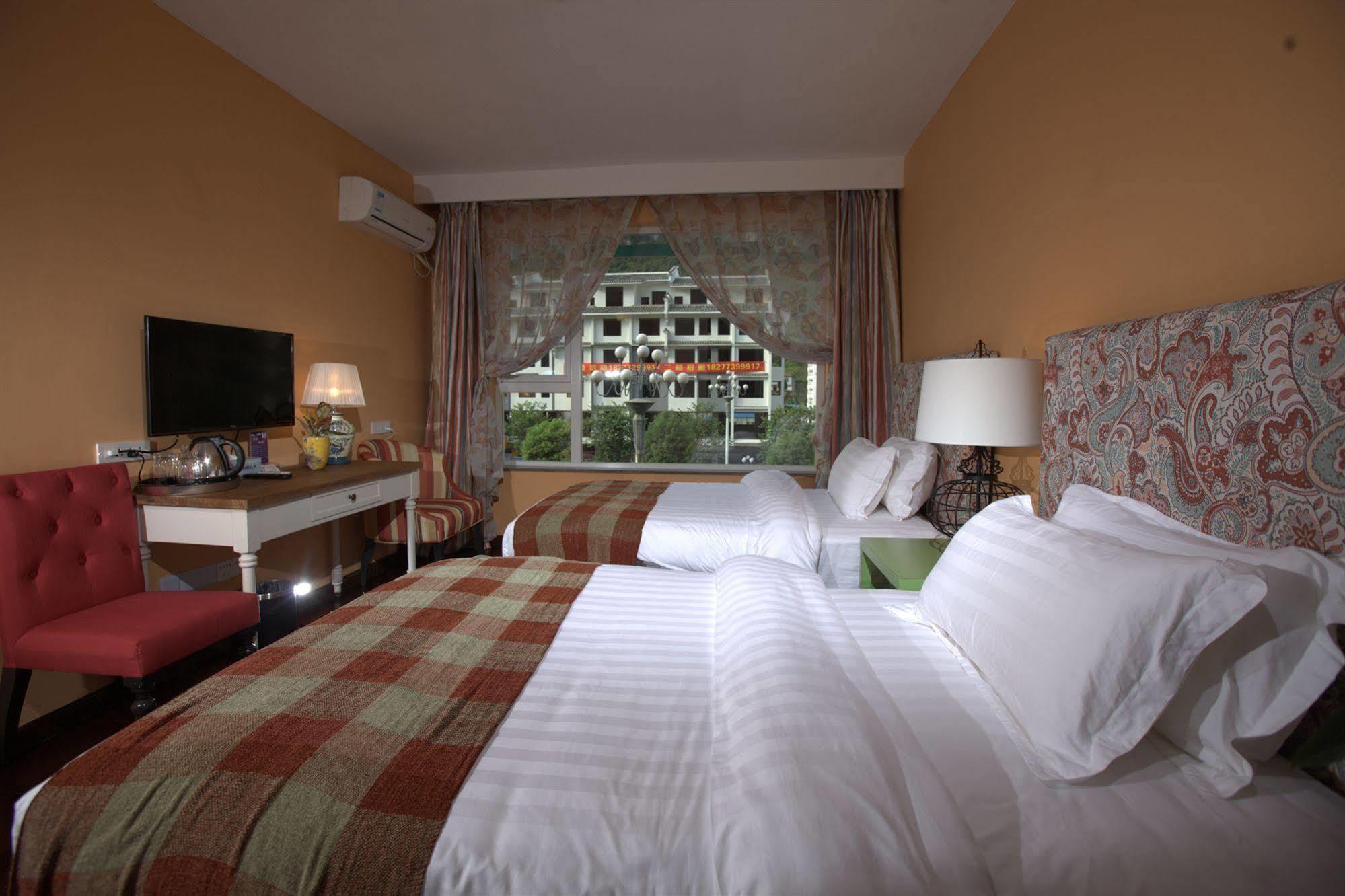 Michael'S Inn & Suites Γκουιλίν Εξωτερικό φωτογραφία