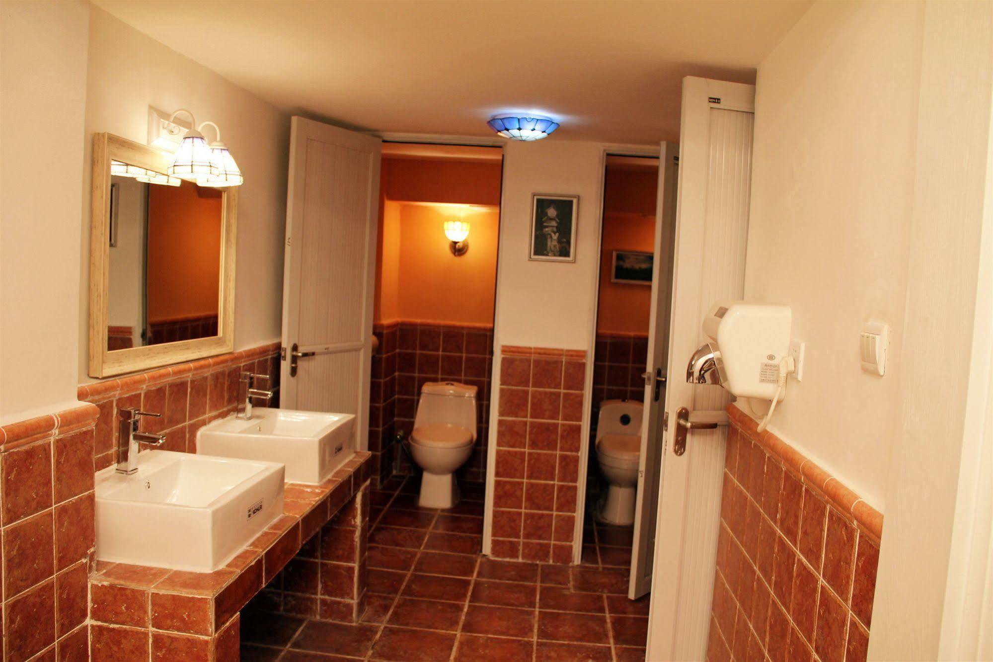 Michael'S Inn & Suites Γκουιλίν Εξωτερικό φωτογραφία