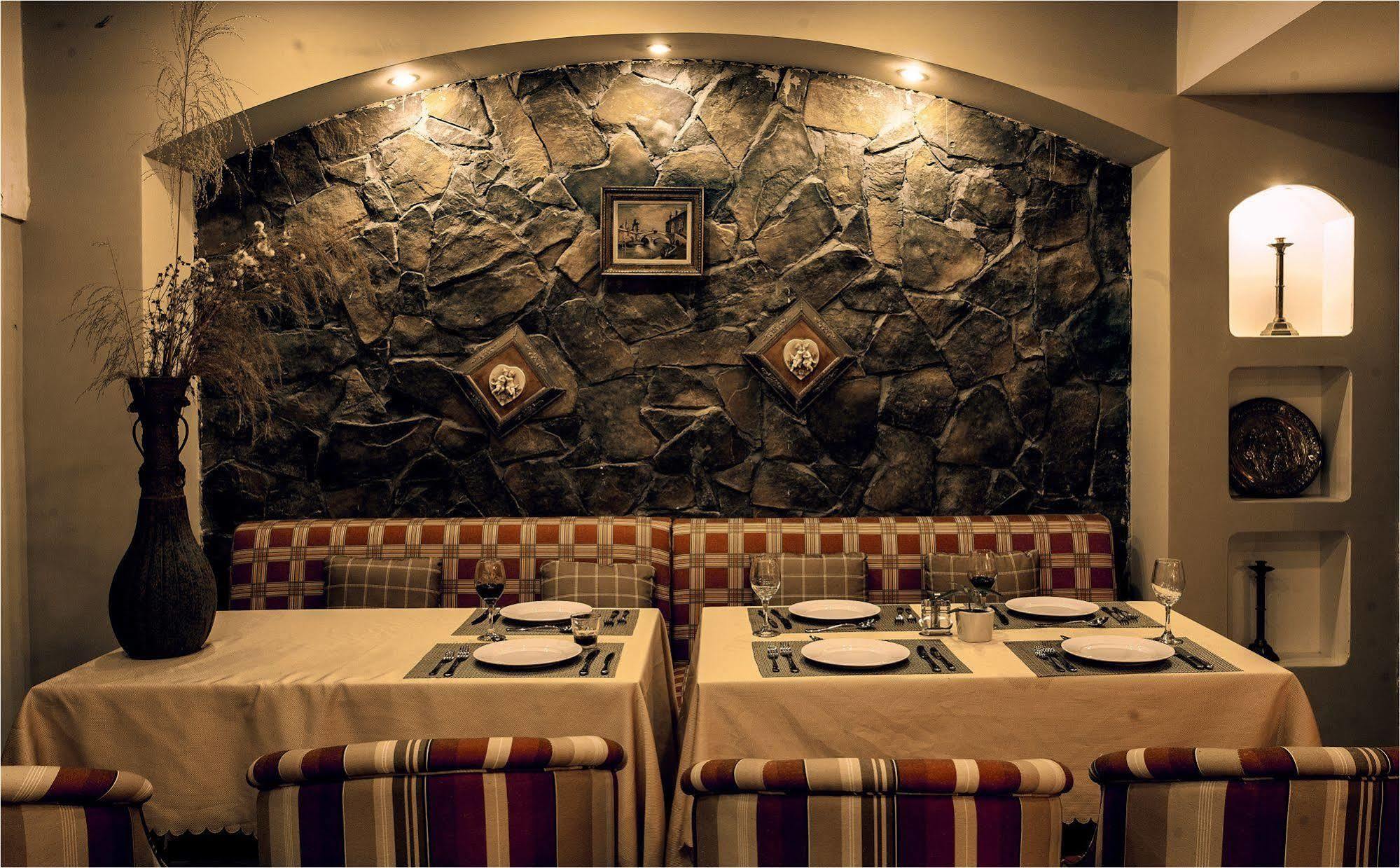 Michael'S Inn & Suites Γκουιλίν Εξωτερικό φωτογραφία